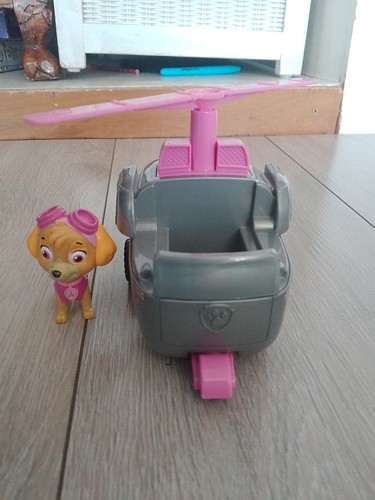 Paw patrol pups skye action - patrol,